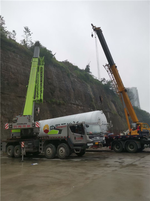 资源县“不怕风雨冻”—— 吊车的 “恶劣环境适应” 技术